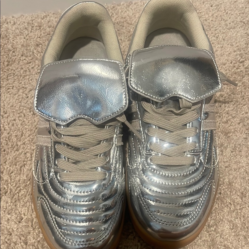 Size 9 worn once Silver Metallic Sneakers